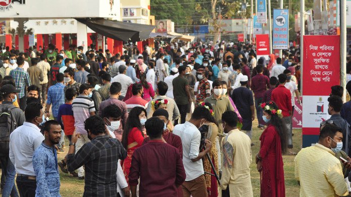 বইমেলা শুরুর আগেই সংশ্লিষ্ট সবাইকে করোনা টিকা নিতে হবে