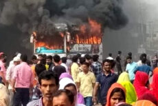 গাজীপুরে শ্রমিক নিহত হওয়ার গুজবে বাসে আগুন