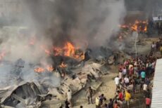 কোনাবাড়িতে ঝুটের গুদামে আগুন