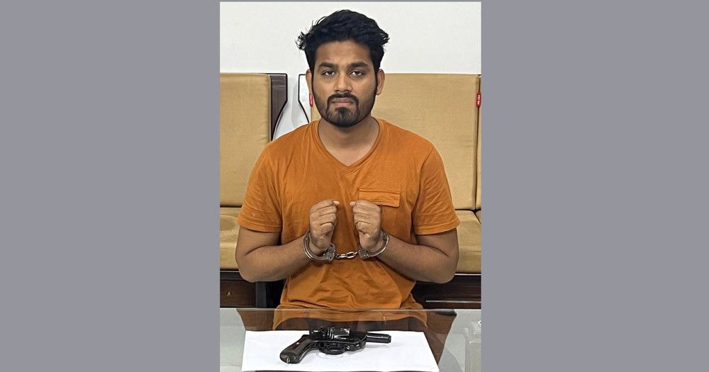 ১৬ মামলার আসামি ছাত্রলীগ নেতা অস্ত্রসহ গ্রেফতার