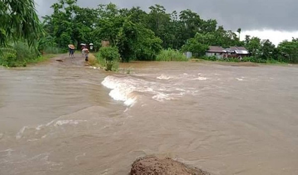 টানা বৃষ্টিতে নদ-নদীর পানি বিপৎসীমার উপরে