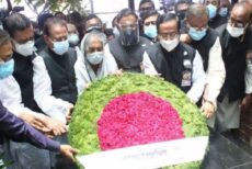 ২১ আগস্ট নিহতদের স্মরণে আওয়ামী লীগের শ্রদ্ধা