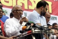 টাকা পাচারের কারণে নিত্যপ্রয়োজনীয় দ্রব্যের মূল্য বেড়েছে : ড. মোশাররফ