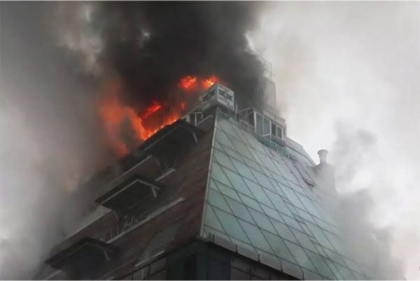 দক্ষিণ কোরিয়ায় শপিংমলে আগুন, নিহত ৭