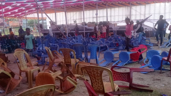 গাজীপুরে কাঙ্ক্ষিত পদ না পেয়ে আওয়ামী লীগের সম্মেলনে ভাঙচুর