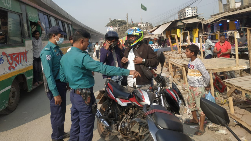 ঢাকা-ময়মনসিংহ মহাসড়কে পুলিশের তল্লাশি