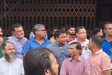 খালেদা জিয়ার কার্যালয়ের সামনে যুবদলের পদবঞ্চিতদের বিক্ষোভ