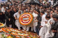 মাতৃভাষা দিবসে শহীদ মিনারে বিএনপির শ্রদ্ধা
