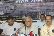 আনসার বাহিনীকেও গণতন্ত্রকামীদের বিরুদ্ধে লেলিয়ে দিচ্ছে সরকার: রিজভী