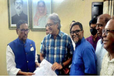 ঢাকা-১৭ আসনের মনোনয়নপত্র নিলেন মোহাম্মদ এ আরাফাত