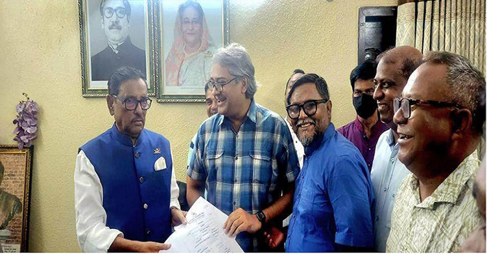ঢাকা-১৭ আসনের মনোনয়নপত্র নিলেন মোহাম্মদ এ আরাফাত