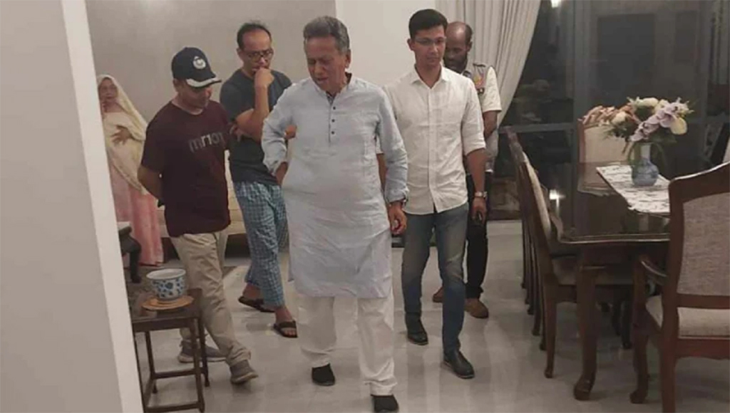 পুলিশ হত্যা মামলায় গ্রেপ্তার দেখানো হলো আমীর খসরুকে
