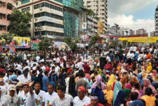 নয়াপল্টনে বিএনপির কার্যালয়ের সামনে বাড়ছে নেতাকর্মীদের ভিড়