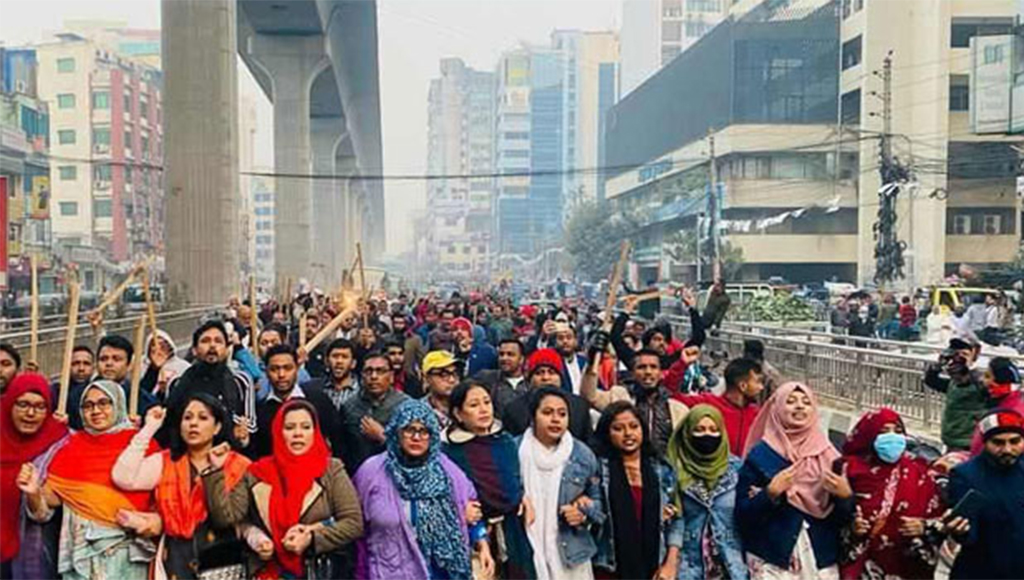 রাজধানীতে রিজভীর নেতৃত্বে লাঠি মিছিল