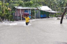 ঘূর্ণিঝড় রেমালের আঘাতে সারাদেশে প্রাণ গেল ২০ জনের