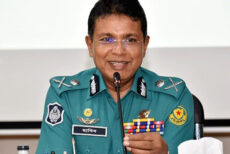 ট্রাফিক ব্যবস্থাপনায় পুলিশ সদস্যদের কর্মকাণ্ড প্রশংসার দাবিদার : ডিএমপি কমিশনার