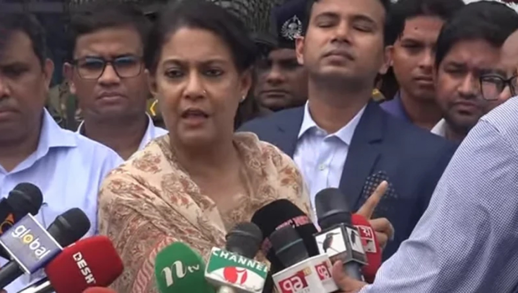 ভারতে ইলিশ উপহার হিসেবে যাচ্ছে না: পরিবেশ উপদেষ্টা