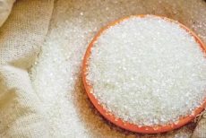 চিনি আমদানিতে শুল্ক কমলো ৫০ শতাংশ