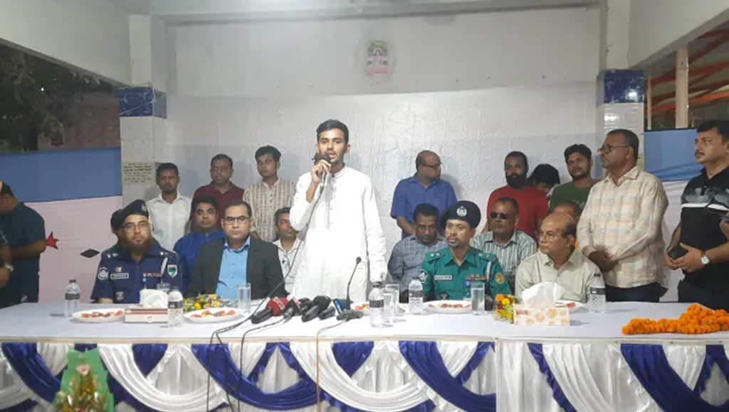 ধর্মকে রাজনৈতিক হাতিয়ার হিসেবে ব্যবহার করতে পারবে না: আসিফ মাহমুদ