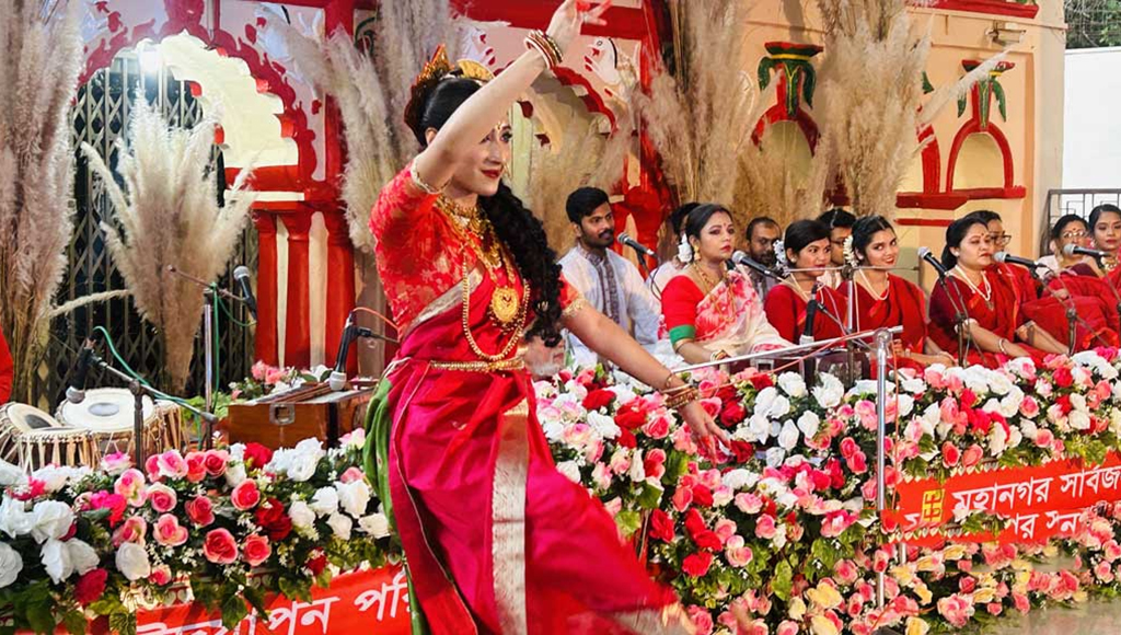 মহালয়ায় দুর্গার আবাহনে দেবীপক্ষের সূচনা