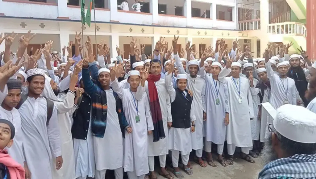 আলিমে পাসের হার ৯৩.৪০, জিপিএ-৫ পেয়েছেন ৯৬১৩ জন