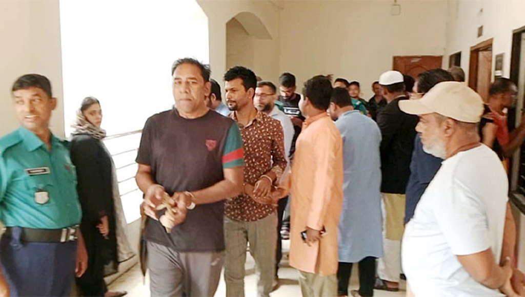 রাষ্ট্রদ্রোহ মামলায় রিমান্ডে পল্লী বিদ্যুতের ৬ কর্মকর্তা