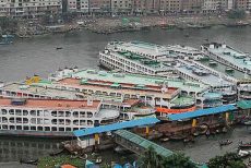 ঢাকা থেকে উপকূলীয় অঞ্চলে নৌযান চলাচল বন্ধ