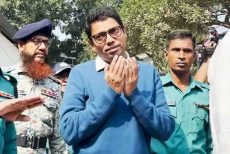 ট্রাইব্যুনাল থেকে বেরিয়ে দোয়া চাইলেন পলক