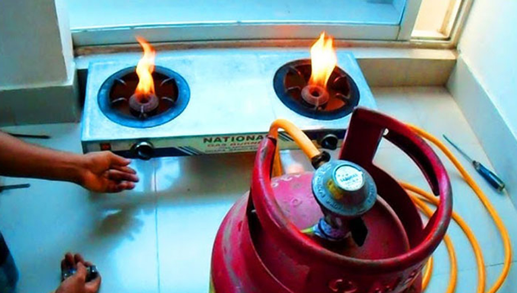 কাফরুলে গ‍্যাসের চুলা জ্বালাতে গিয়ে বিস্ফোরণে নারীসহ দগ্ধ ৫