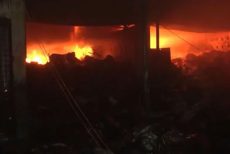 কল্যাণপুরে সুন্দরবন কুরিয়ার সার্ভিস অফিসে আগুন