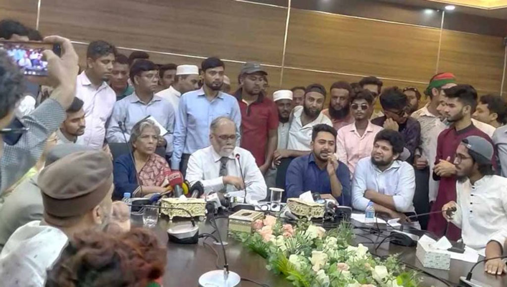 জুলাই-আগস্টে আহতদের নিয়ে কাজ করা রাজনৈতিক দলগুলোর কর্তব্য: উপদেষ্টা নাহিদ