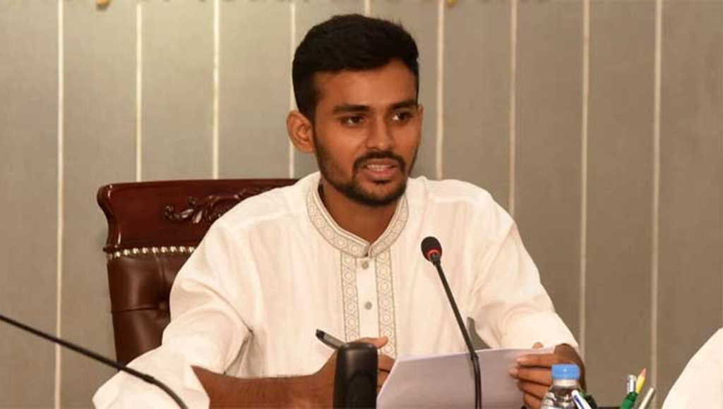 ভারতকেই শান্তিরক্ষা বাহিনীর সহায়তা নিতে বললেন উপদেষ্টা আসিফ