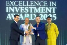 ৪ প্রতিষ্ঠানকে পুরস্কার দিলেন প্রধান উপদেষ্টা
