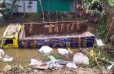 রাজবাড়ীতে ট্রাক উল্টে ২ ব্যবসায়ী নিহত