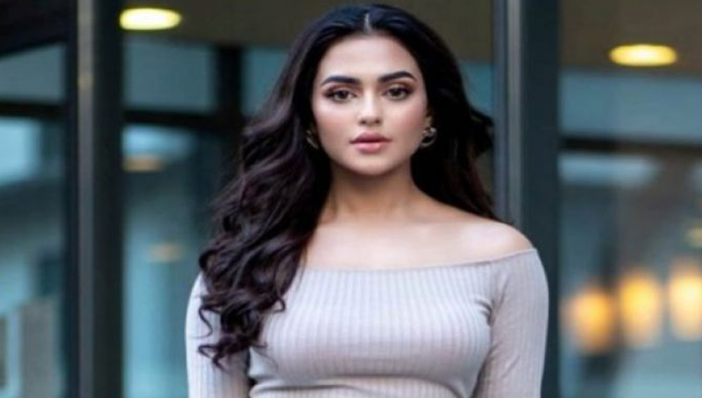 বিমানবন্দর থেকে অভিনেত্রী নুসরাত ফারিয়া আটক