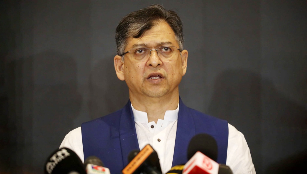 নির্বাচন ডিসেম্বরের আগেই দিতে হবে : সালাহউদ্দিন আহমদ