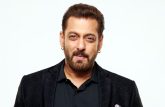 নেটিজেনদের সমালোচনা কারণে পোস্ট ডিলিট সালমানের