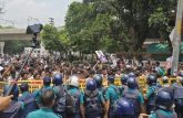 সচিবালয় অভিমুখে লংমার্চে ইশরাকপন্থীদের পুলিশি বাধা