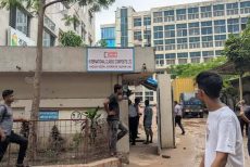 গাজীপুরে কারখানায় পানি পান করে হাসপাতালে ৫০ শ্রমিক