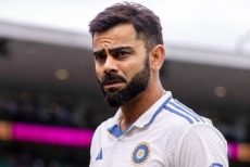বিরক্ত হয়েই টেস্ট থেকে অবসরে কোহলি!