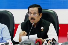 স্ত্রী-কন্যাসহ সাবেক মন্ত্রী নানকের দেশত্যাগে নিষেধাজ্ঞা