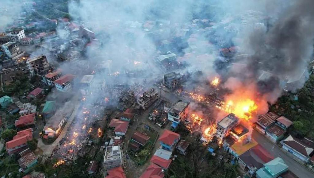 মিয়ানমারে ধর্মীয় স্থাপনায় জান্তার বিমান হামলায় নিহত ২২