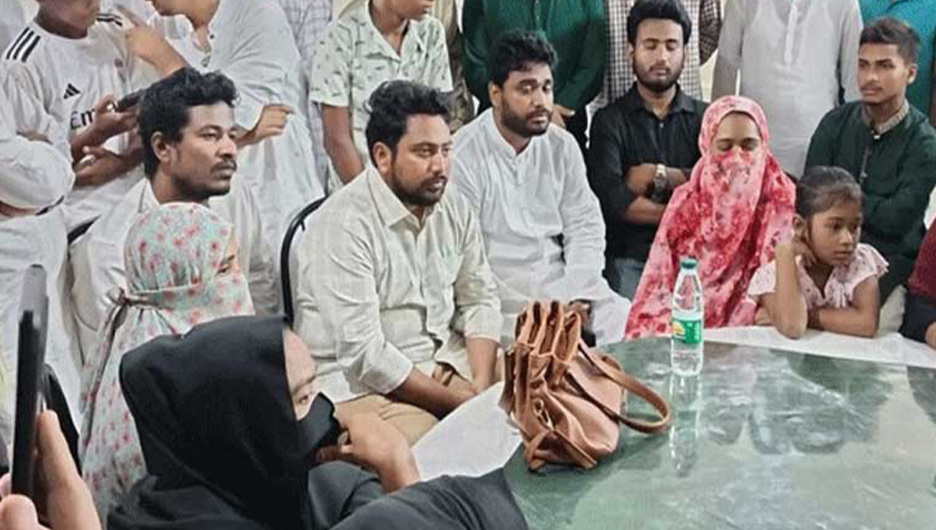 প্রশাসনে এখনো স্বৈরাচারের দোসররা আছে : নাহিদ