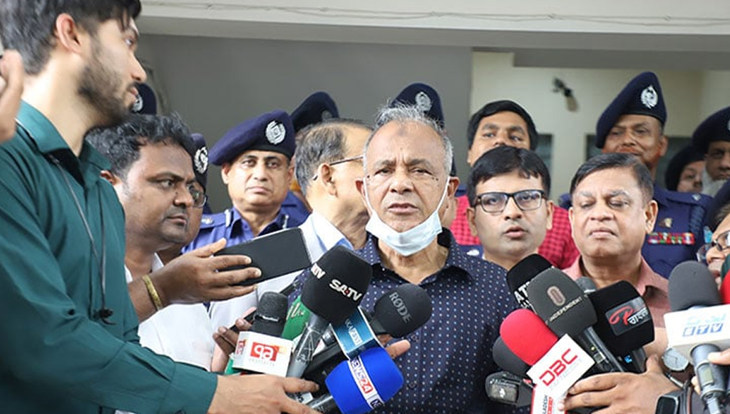 সোহাগ হত্যাকাণ্ডে জড়িত সবাইকে আইনের আওতায় আনা হয়েছে: স্বরাষ্ট্র উপদেষ্টা