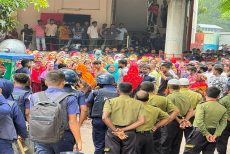 কালিয়াকৈরে ছাটাই শ্রমিকদের পূর্ণবহালের দাবিতে বিক্ষোভ