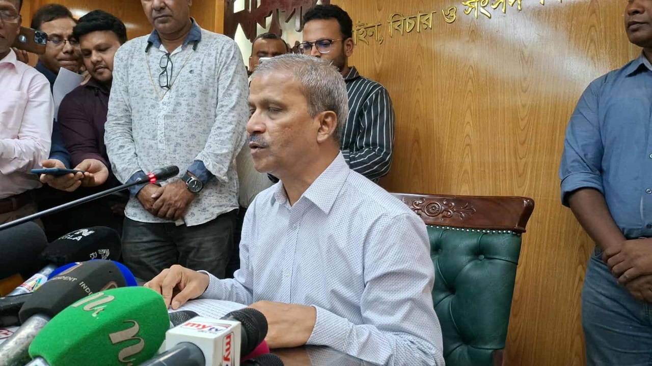 নির্বাচনের ঘোষণা কিছুদিনের মধ্যেই আসবে: আইন উপদেষ্টা
