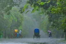 চার বিভাগে অতিবৃষ্টি ও সাত জেলায় ঝড়ের শঙ্কা