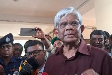 ‘খারাপ ব্যাংকগুলোর পুনর্বাসনে কাজ করছে বাংলাদেশ ব্যাংক’: অর্থ উপদেষ্টা